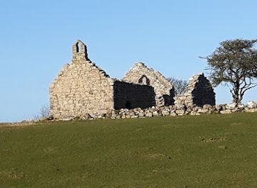 united-kingdom/caernarfonshire/attraction/barclodiad-y-gawres-2