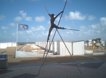 belgium/knokke-heist/landmark/sculpture-link-knokke-heist