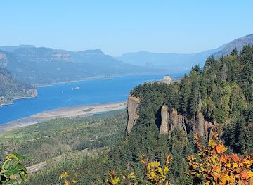 oregon/columbia-river-gorge/landmark/portland-women-s-forum-state-scenic-viewpoint