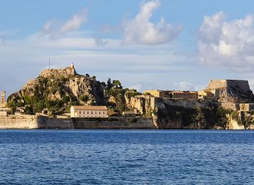 greece/corfu/landmark/anemomilos-windmill
