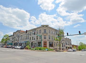 indiana/bloomington/landmark/fountain-square-bloomington