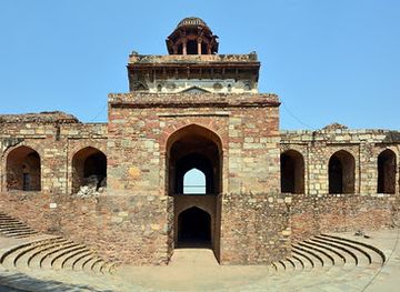 india/punjab/landmark/lodhi-fort-purana-qila