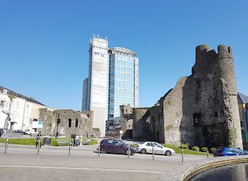 united-kingdom/west-glamorgan/landmark/castle-square
