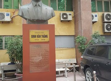 vietnam/hanoi/landmark/statue-of-dinh-van-thang