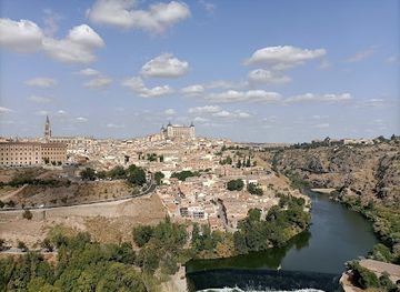 spain/toledo/puente-de-san-martin/landmark/mirador-del-valle