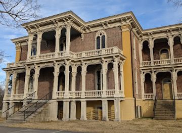 tennessee/duck-river-valley/landmark/clover-bottom-mansion