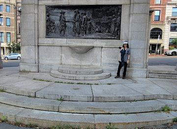 massachusetts/boston/downtown/landmark/boston-foundation-monument