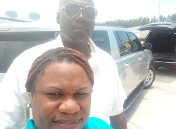 the-bahamas/new-providence/landmark/r-a-taxi-transportation