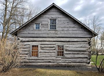 vermont/chittenden-county/landmark/hyde-log-cabin-schoolhouse