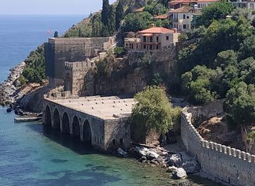 turkiye/alanya/landmark/kaleici-meyhanesi-alanya