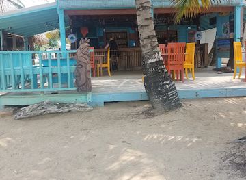 belize/hopkins/landmark/mango-s-beachfront-bar