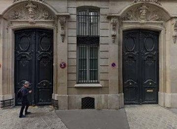 france/paris/landmark/33-rue-de-l-universite