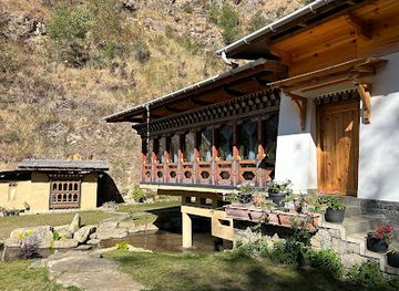 bhutan/sarpang/landmark/willing-waterfall-cafe