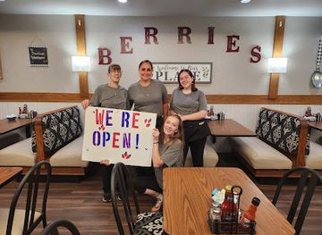 michigan/kalamazoo/landmark/berries-famous-pancake-house-downtown