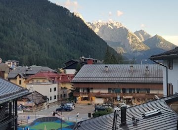 italy/madonna-di-campiglio/landmark/pub-dolomiti