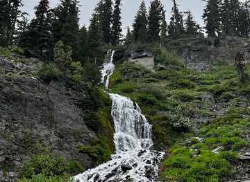 oregon/umpqua-valley/landmark/vidae-falls