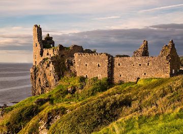 united-kingdom/ayrshire/landmark/dunure-castle