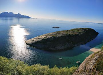 norway/nordland/landmark/hovdsundet-beach