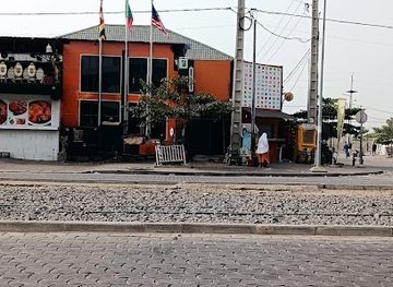 benin/atlantique/landmark/le-plasma-bar