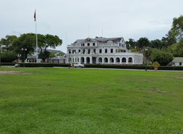 suriname/saramacca-district/landmark/presidential-palace