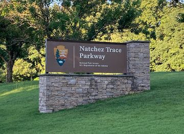 alabama/tennessee-valley/landmark/alabama-tennessee-state-line-sign