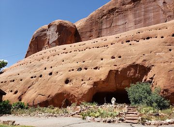 utah/canyonlands/landmark/hole-n-the-rock