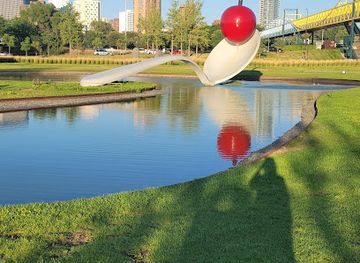 minnesota/minneapolis/landmark/spoonbridge-and-cherry