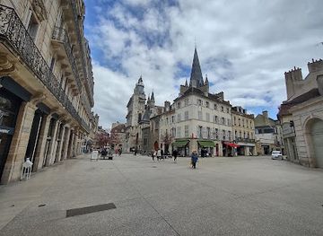 france/dijon/landmark/place-notre-dame