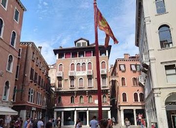 italy/venice/landmark/campo-san-luca