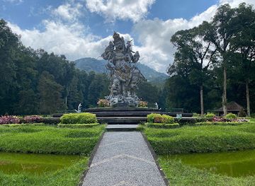 indonesia/bali/landmark/statue-of-kumbakarna-laga