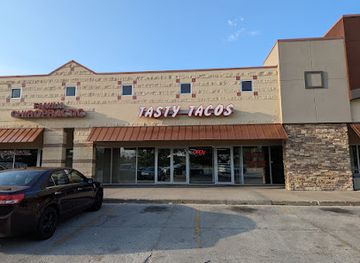 iowa/urbandale/landmark/cobblestone-marketplace