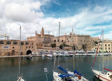 malta/harbour-area/landmark/fortifications-of-senglea