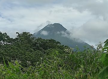 costa-rica/arenal-volcano-area/landmark/la-fortuna-hikes-and-trails