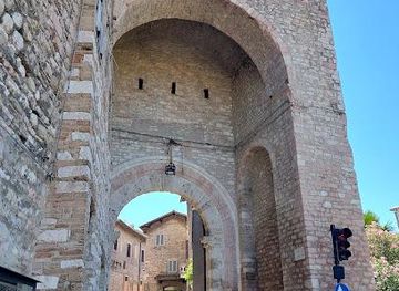 italy/perugia/landmark/porta-san-francesco