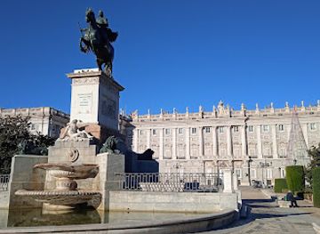 spain/madrid-community/landmark/plaza-de-la-armeria
