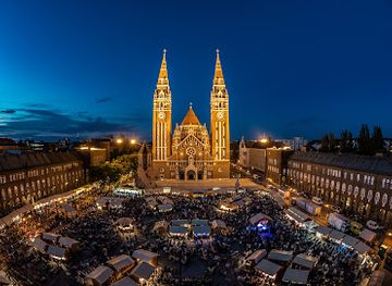 hungary/szeged/dom-ter/landmark/bor-ter