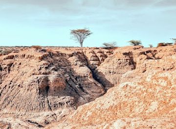 kenya/turkana-basin/landmark/wadach-pyramids