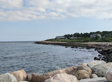 rhode-island/narragansett-beach/landmark/fishermen-s-memorial-state-park-and-campground