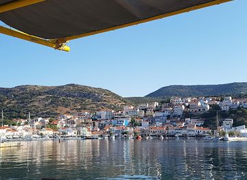 greece/samos/landmark/port-of-pythagoreio