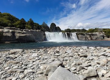 new-zealand/west-coast/landmark/maruia-falls