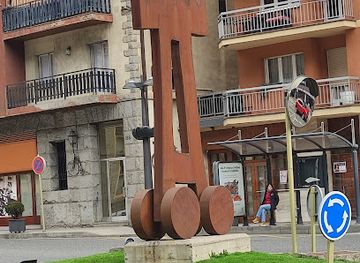 andorra/sant-julia-de-loria/landmark/muntanyes-sobre-un-carro