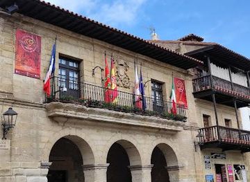 spain/santander/landmark/ayuntamiento-de-santillana-del-mar