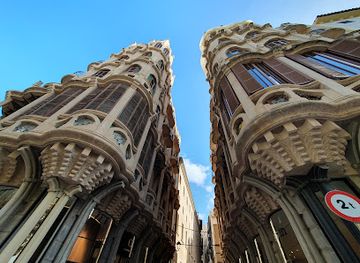 spain/palma-de-mallorca/landmark/escales-d-acces-a-la-placa-major