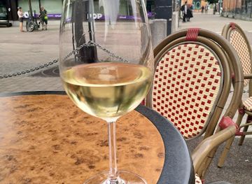 finland/oulu/landmark/viinibaari-vox