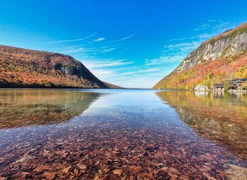 vermont/essex-county/landmark/lake-willoughby