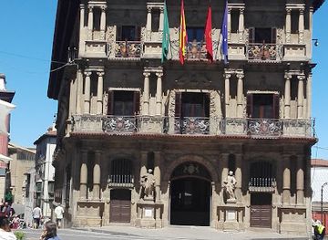 spain/pamplona/landmark/corrales-de-santo-domingo
