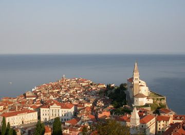 slovenia/piran/landmark/trg-1-maja