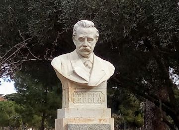 spain/madrid/chueca/landmark/monument-to-federico-chueca