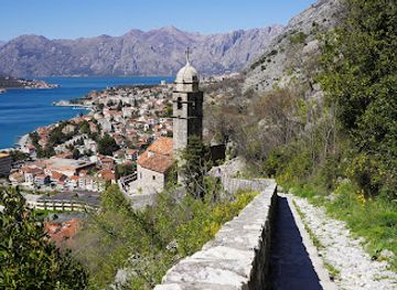 montenegro/bay-of-kotor/landmark/ladder-of-kotor