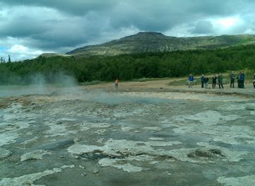 iceland/golden-circle/landmark/strokkur-geyser